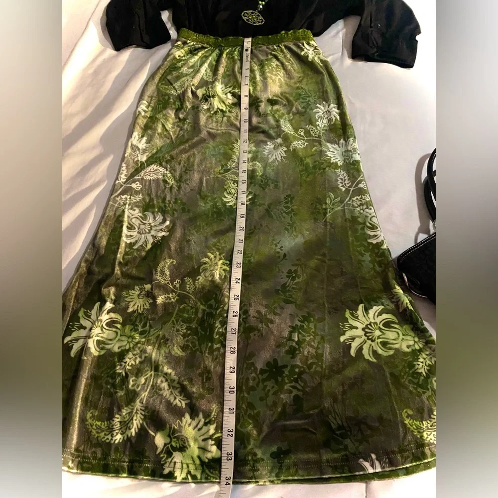 FLORAL A-LINE SHIMMER SKIRT | Shimmery Floral A-line Skirt | Women’s Size 6 - Picture 7 of 11